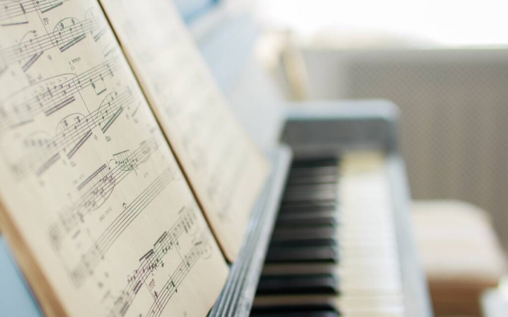 Music notes on the piano