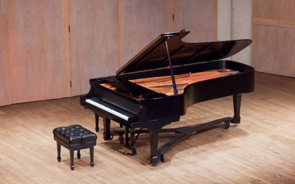 Grand piano 1200x750