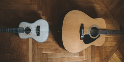 Choosing ukulele vs guitar? Here are the big differences
