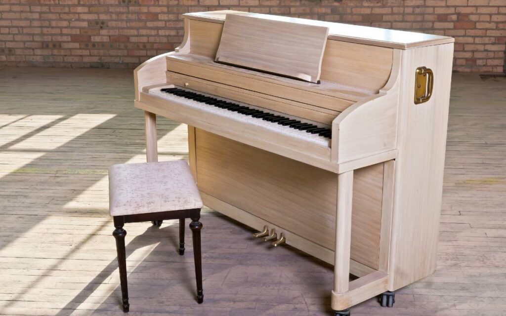 Upright piano