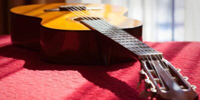 How long should you practice guitar to get the most benefit?