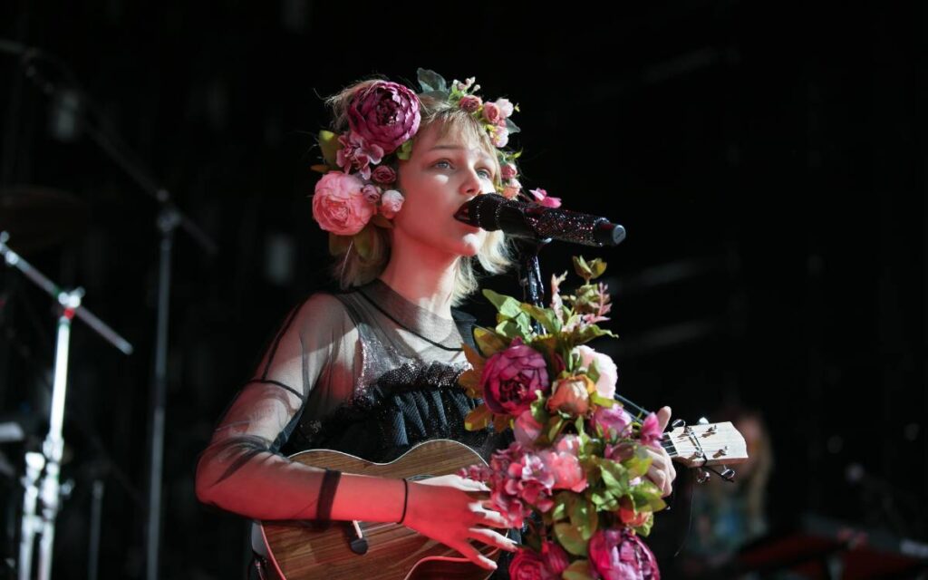 Ukulele player grace vanderwaal singing and playing ukulele on stage